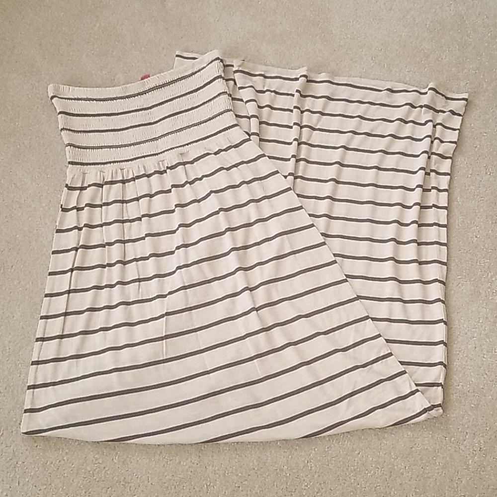 Zenana Outfitters Sleeveless Tube Maxi - Size S